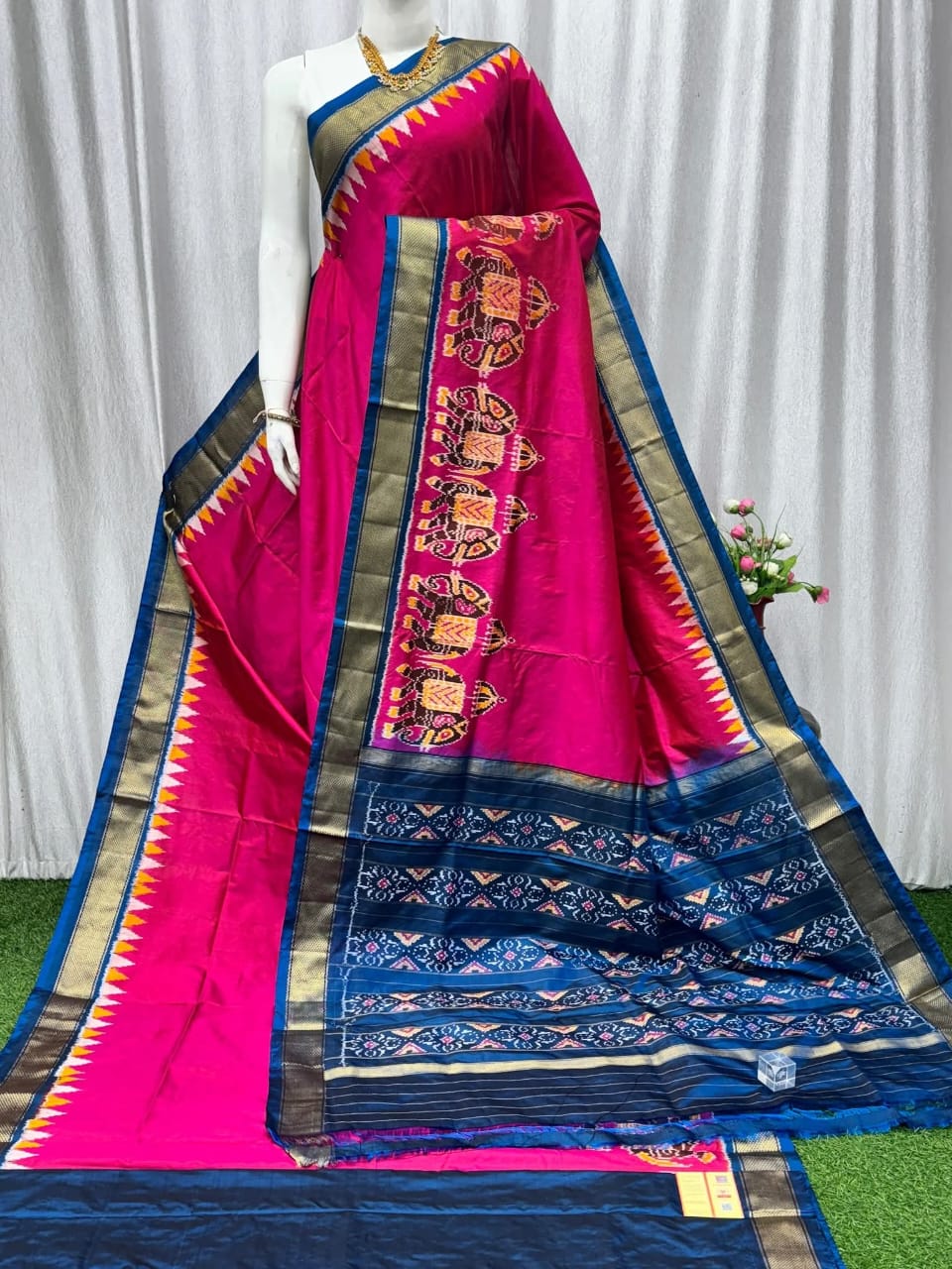 Modern Pochampally Dola Silk Saree