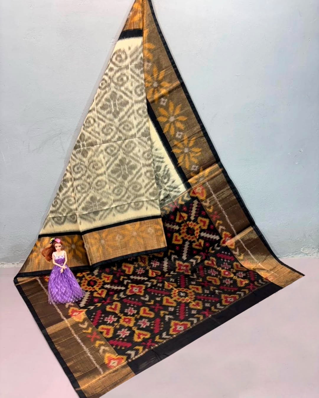Ikat Handloom Silk Saree with Geometric Lattice Body
