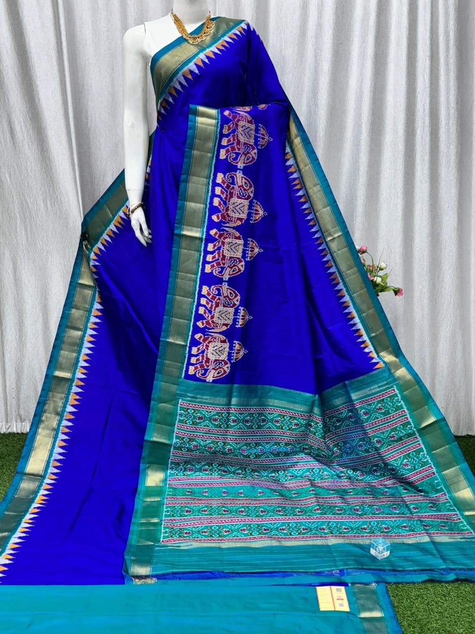 Premium Pochampally Dola Silk Saree