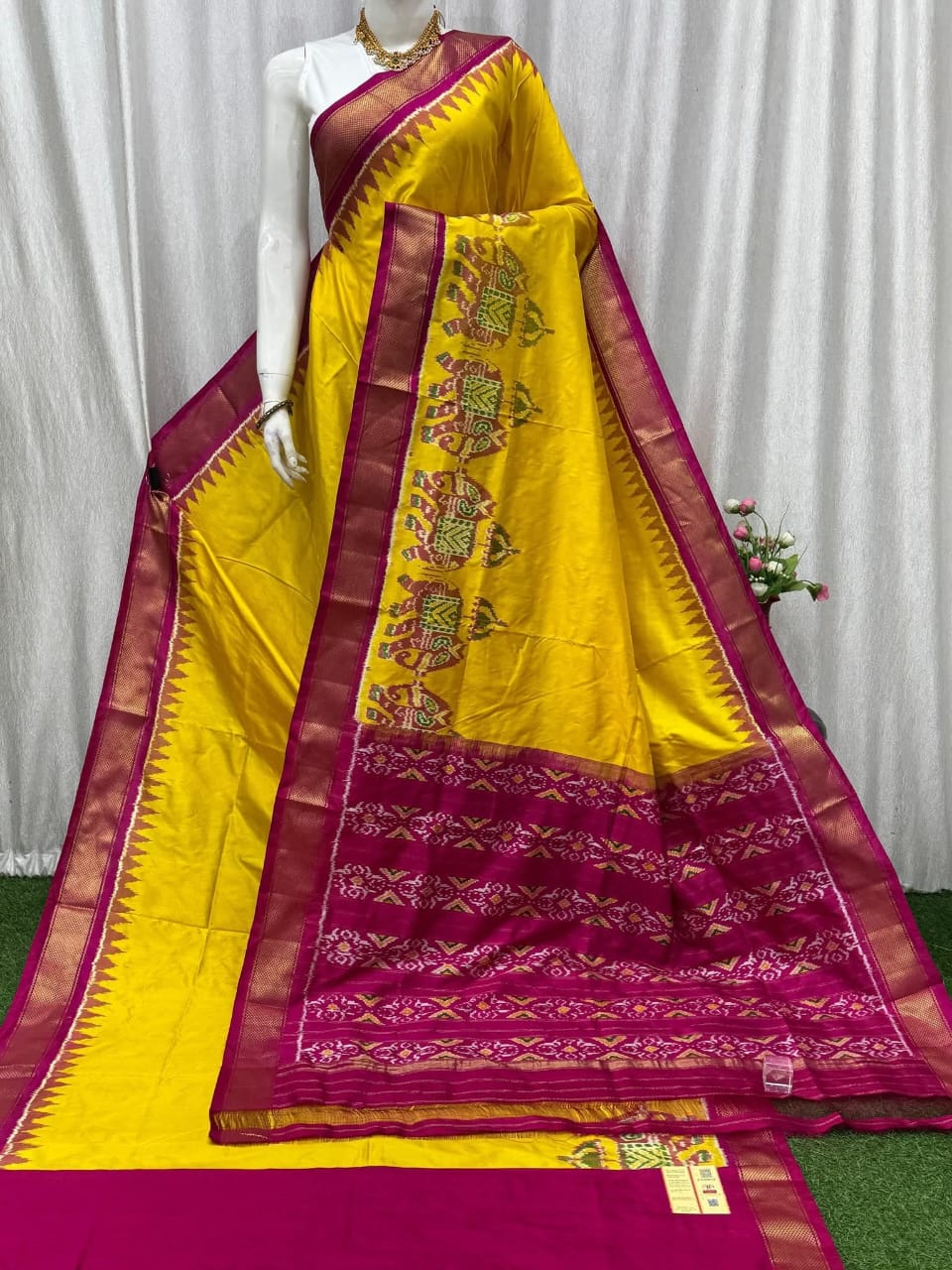 Printed Pochampally Dola Silk Saree