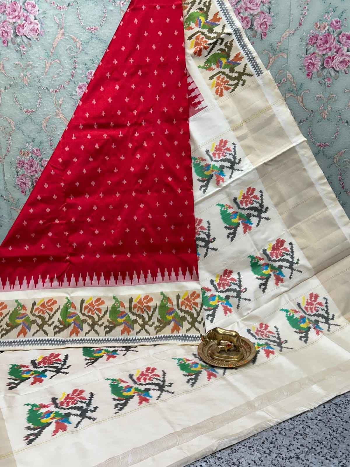 Multicolor Pochampally Dola Silk Designer Saree with Blouse Piece