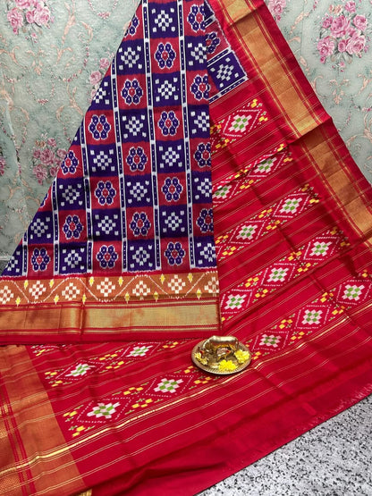 Ethnic Pochampally Dola Silk Saree with Blouse
