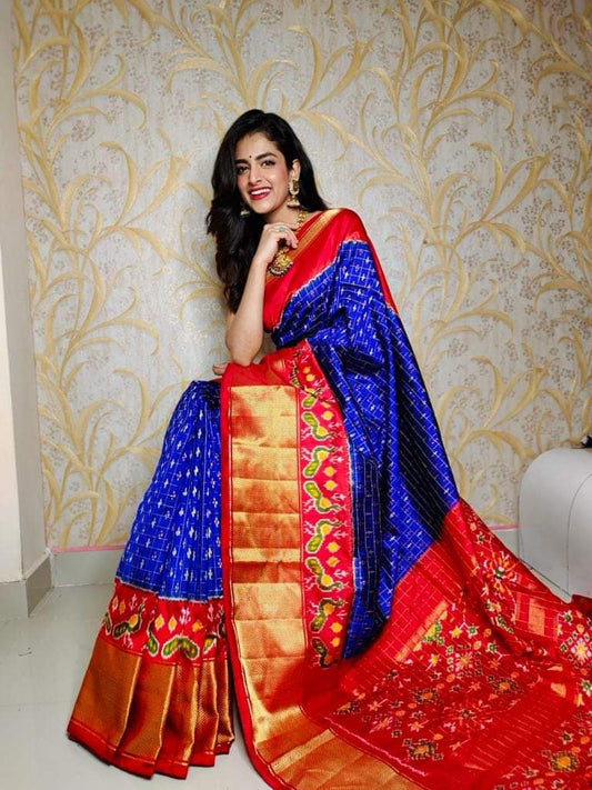 Pochampally Ikkat Pattern Dola Silk Blend Saree